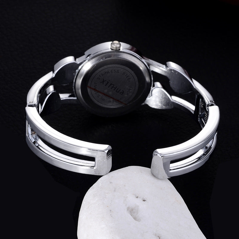Heart-shaped steel band Women's bracelet watch